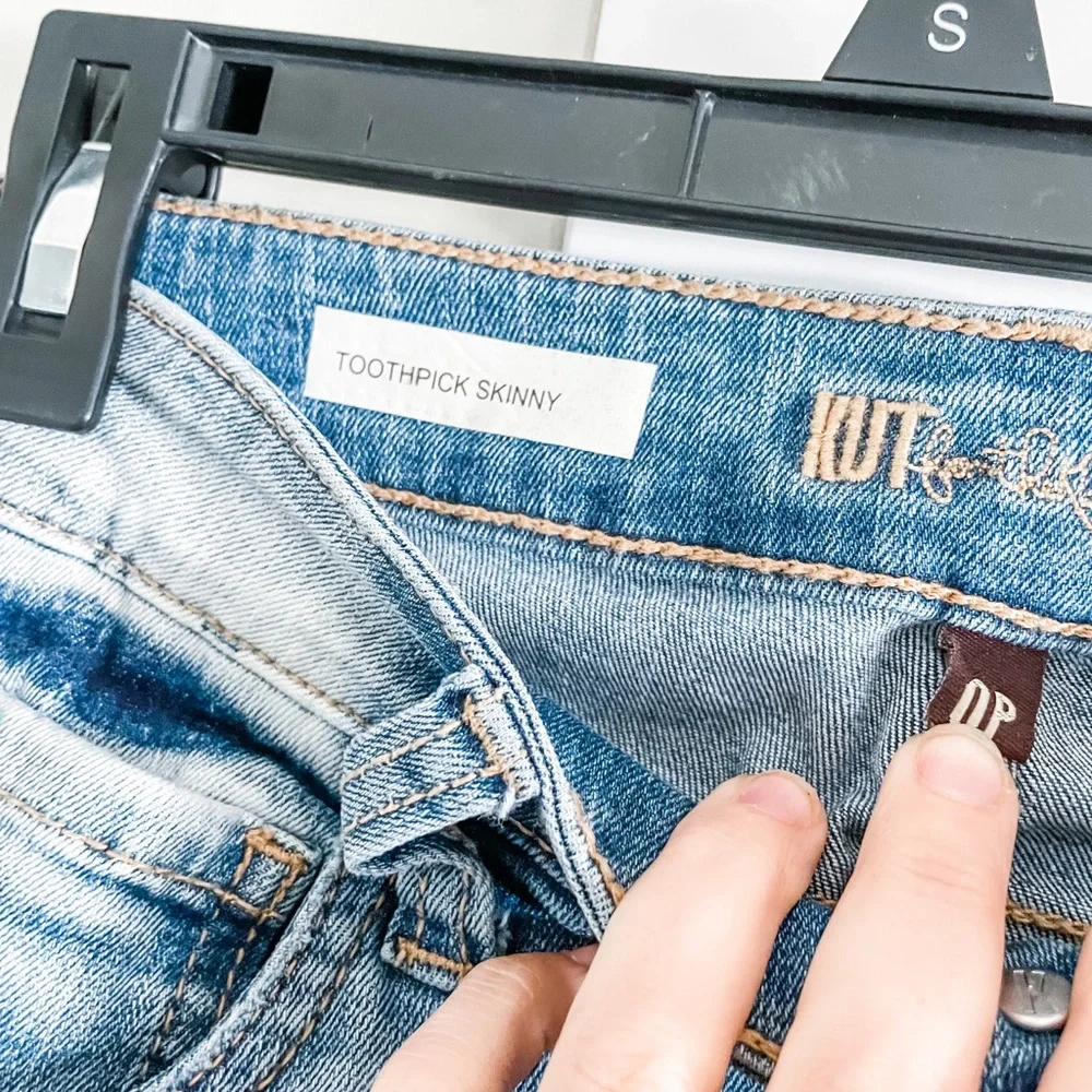 Kut from the Kloth Dayna skinny jeans - Picture 5 of 12